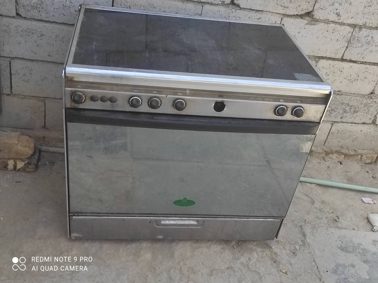 طباخ كريازي شغال على الفحص سعره 130وبيه مجال مكانه الديوانية مركز رقم هاتف***********
