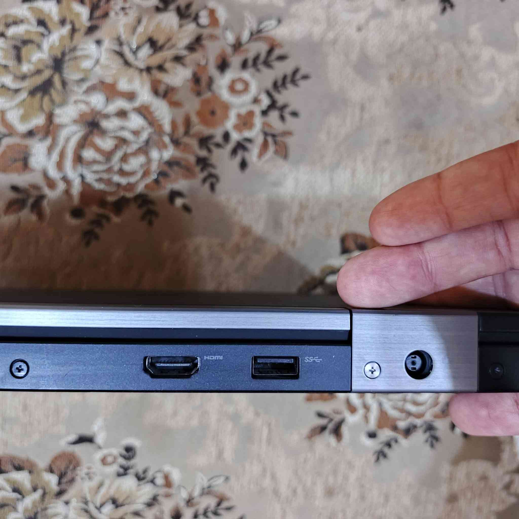 ديل E5570 • i5-6300U • 15.6 بوصة FHD