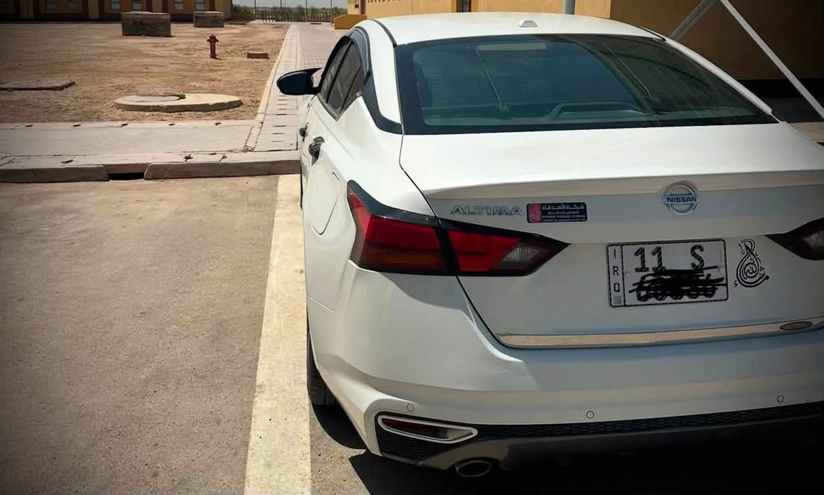 للبيع النقد فقط SR 2020
🚘 نيسان ألتيما SR موديل 2020

💰 السعر: $130 قابل للتفاوض

فول مواصفات SR، ما عدا فتحة السقف.

🔹 محرك 2.5 لتر

🔹 فئة SR الرياضية

🔹 داخلية سوداء بالكامل

🔹 كشنات سوداء

🔹 شاشة وسطية

🔹 كاميرا خلفية

🔹 تحكم بالمقود

🔹 مثبت سرعة

🔹 تشغيل بصمة

🔹 تشغيل عن بُعد

🔹 دخول ذكي

🔹 تحكم كهربائي بالمقاعد

🔹 تحكم أوتوماتيكي بالتكييف

🔹 أنوار LED

🔹 جنوط ألمنيوم رياضية خاصة بفئة SR

🔹 حساسات أمان ومساعدة للسائق

🔹 رادار وتحذير من الاصطدام

🔹 تحذير مغادرة المسار

🔹 مراقبة النقطة العمياء

🔹 نظام تثبيت السرعة المتكيف

🔹 السيارة بدون فتحة سقف

📌 السيارة نظيفة وتستحق المشاهدة. تعبان عليها السياره بشكل موطبيعي وكذالك مو. مثل الصور. بعد احلا. 

علماً ان السياره وارد امريكي حادثها جاملغ السايق فقط  مع 3قطع صبغ 

  السياره رقم بغداد  جديد شرط التحويل ثاني يوم للاستفسار الاتصال على الارقام التالي 

مكان السياره الضلوعيه ..قضاء بلد. صلاح الدين 

***********
