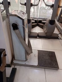 جهاز هزاز  قوي جدا ياباني يستعمل للقاعات الرياضية السعر 150 الف  مكانه...