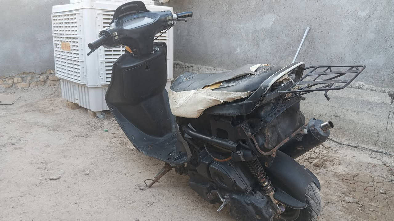 فراشه للبيع اول مره ينفتح محركه قبل سبوع طالعه من تجفيت صالنصه رياضي شلعته فوول تجي وتفحصه بيدك
كهربائياته شغاله عوزه ترتيب ب250 وبيها مجال 

*********** خاص مفتوح
