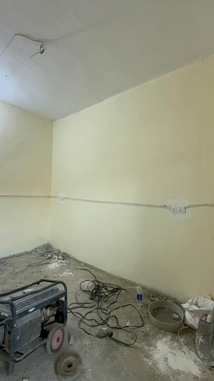 سلام عليكم 
فرصه أستثماريه 💸 
بيت للبيع مساحه ( 196 م) 
كامل خدمات ( مياه ، كهرباء ،تبليط يبعد عليه ٢٠ م ) يبعد ع شارع العام ١٥٠م 
طابق واحد
متكون من ، كراج 🚗، استقبال ، مطبخ ، صاله ، غرفتين نوم ، حمام ، وممشىٰ 
صنف العقار ؛ ملك صرف زراعي 
عنوان ؛ تقاطع القدس دور الزراعه الرابعه قرب ملعب القدس 
بالقرب منه ( فرن صمون ، مخبز ، منضومه ماء RO , مطعم ، صيدليه ، اسواق ، أنشائيه ) كامل خدمات 
ملاحضه ؛ ناقصه تاسيس مجاري ووصحيات خارجيه 
للأستفسار ؛ ***********

