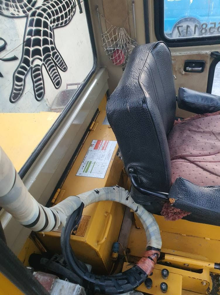 سلام عليكم مكينه كوماتسو 70 البيع رقم بغداد بسمي  تدفه تبريد جديد مامتواجد على فيس ***********
