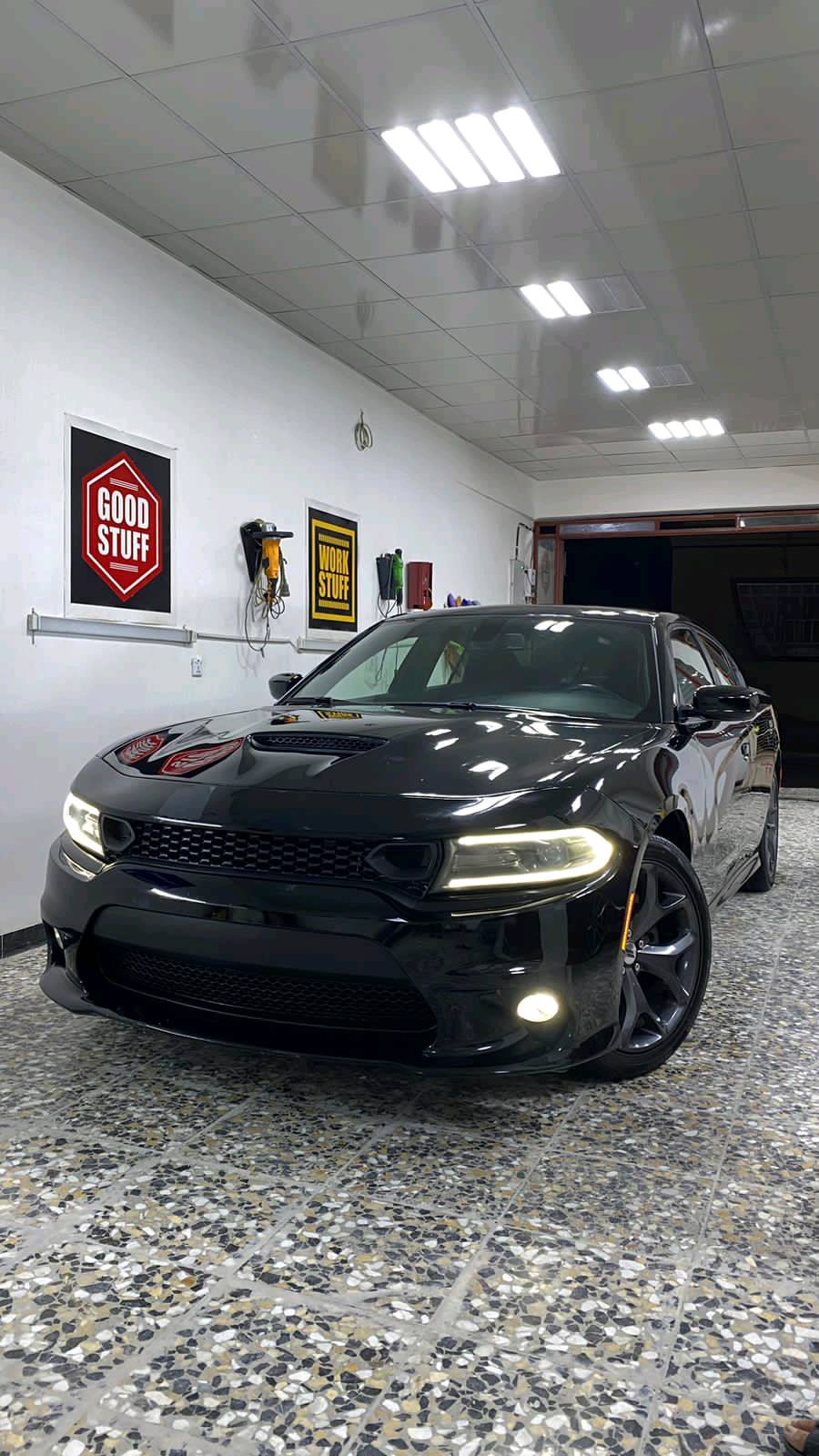 جارجر   2019 GT 

الموديل :2019  رقم بغداد الدولي 
اللون : اسود
العداد : ٥٣ الف ميل قابل للزياده
المحرك : V6.  3.6L 
حداديه جديده توني مسويها 
ويل نجمه تو سايز 
دركه رياضي حرف D
 
 
المواصفات :
* نسخه  GT - SUPER TRACK PAK
*نظام sport
*كشنات حضن مخمل اسود وكهرباء
* مصابيح أمامية زنون . 
* كشافات الضباب زنون . 
* المصابيح الأمامية مع LED . 
* حساسات خلفيه
* شاشه كبيرة مع نظام ملاحة نفكيشن GPS .
* كار بلي
* الشاشة مع اوپشنات SRT . 
* تبريد قطعتين
* سستم صوت الپاين .
* ويل قياس 20 انج . 
* تشغيل عن بعد . 
* محدد سرعة . 
* تلفون بلوتوث . 
* كاميرا خلفية .
* مرايا متحسسة للاضاءة العالية .
* كير شفتر بالستيرن . 
* دخول ذكي (بصمة) .
*حجر البيئه موجود

حادث السياره جاملغ وبنيد ايرباك دركه ودشبول وبيها سونار السياره موجود
للاستفسار 
‏‪***********‬‏