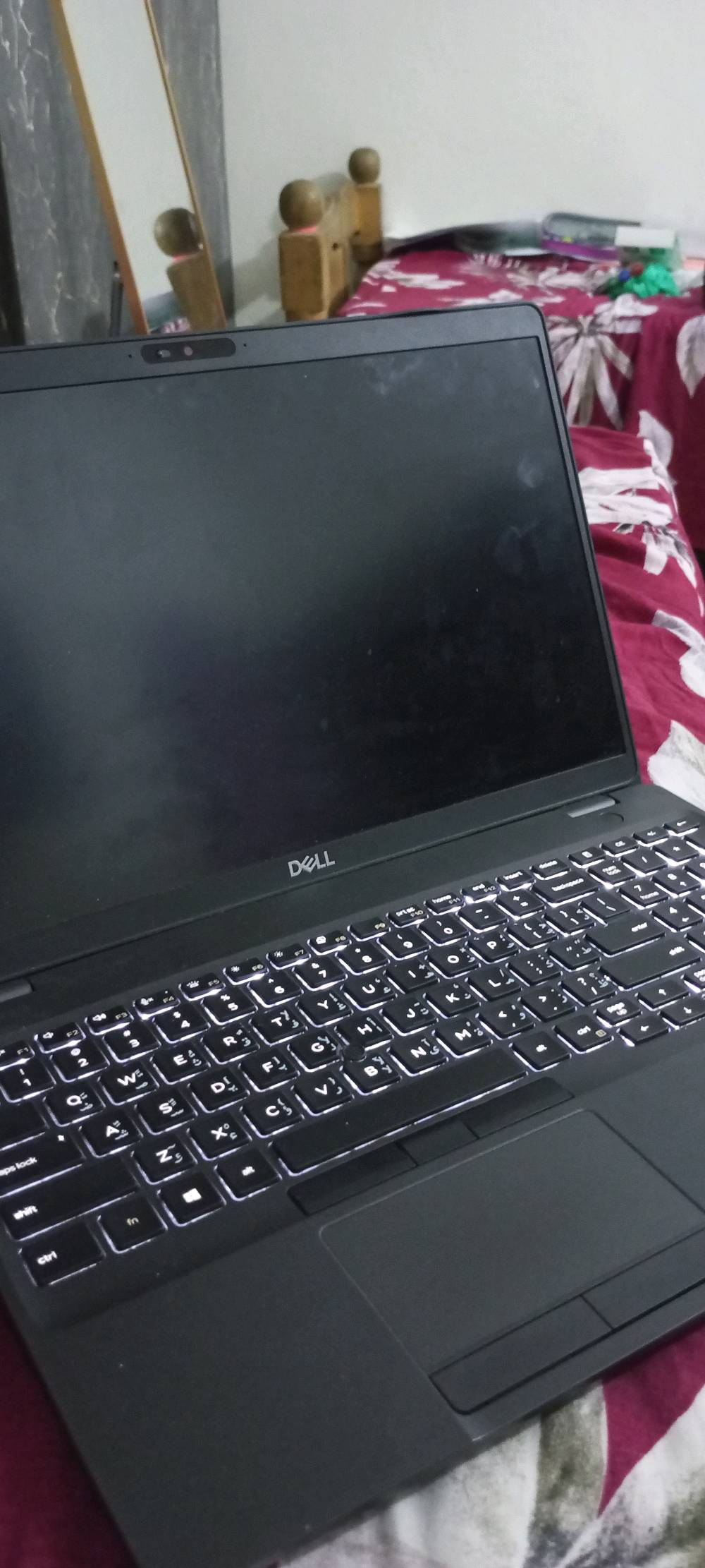 Dell3540 للبيع الجهاز مستخدم استخدام قليل اخو الجديد شخط مابي
المعالج cori7 الجيل 8
هارد 256ssd 
كرت شاشة خارجي 2gb
مناسب البرمجة والتصميم 
يشغل GTA 5 +pes 21 
يشغل باقة ادوبي باكمله سلس جدا 
كيبورد ضوئي عربي انكليزي 
الهدايا 
شاحنه اصليه ✔️ +حقيبة + ماوس ضوئي