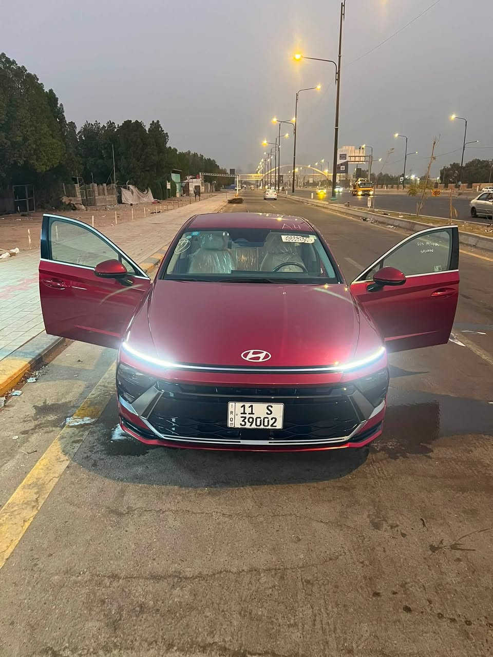 السلام عليكم سوناتا 2025
مكفوله كفاله عامه عدا بيها جاملغ وباب بيها صبغ قليل باب وجاملغ الاماميات السعر٢٠٠وبيها مجال قليل

سيارة بغداد حره 

باسمي 

المكان النجف الاشرف 

الرقم والاستفسار ***********
السيارة هايبرد
