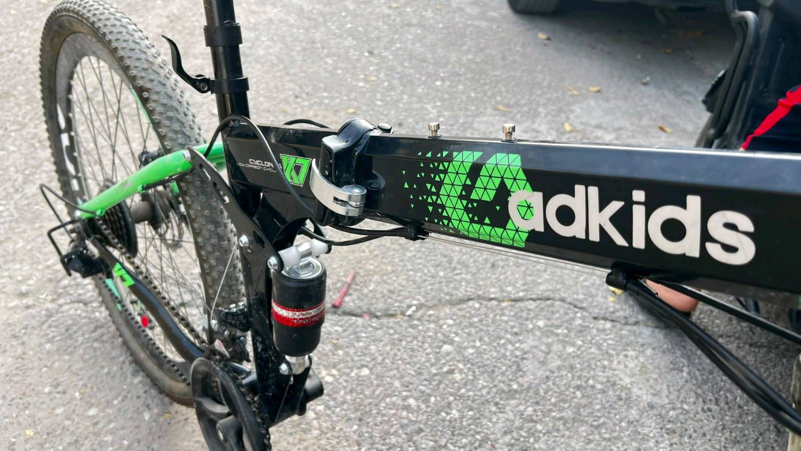 Adkios X7 • قابل الطي • ٢٦ إنچ
