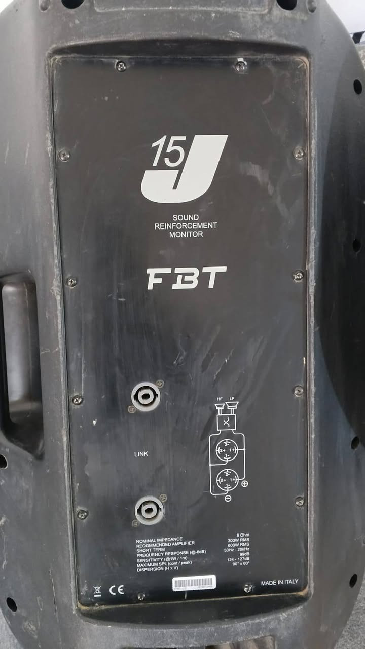 زوجين سماعات fbt نوع J15 سماعه غنيه عن التعريف نضافه ٨٥ بالميه ابيعهن شرط الفحص المكان ناصريه سعر الزوج ٩٥٠ الف للتواصل واتساب ***********
