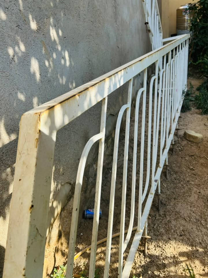 سلام عليكم اخوان 
محجر ٦متر والصفحه الثانيه ٢ متر للبيع للبيع نضيف لا زنجار ولا شي وحديد ثقيل شغل درجه أولى للأستفسار
***********
