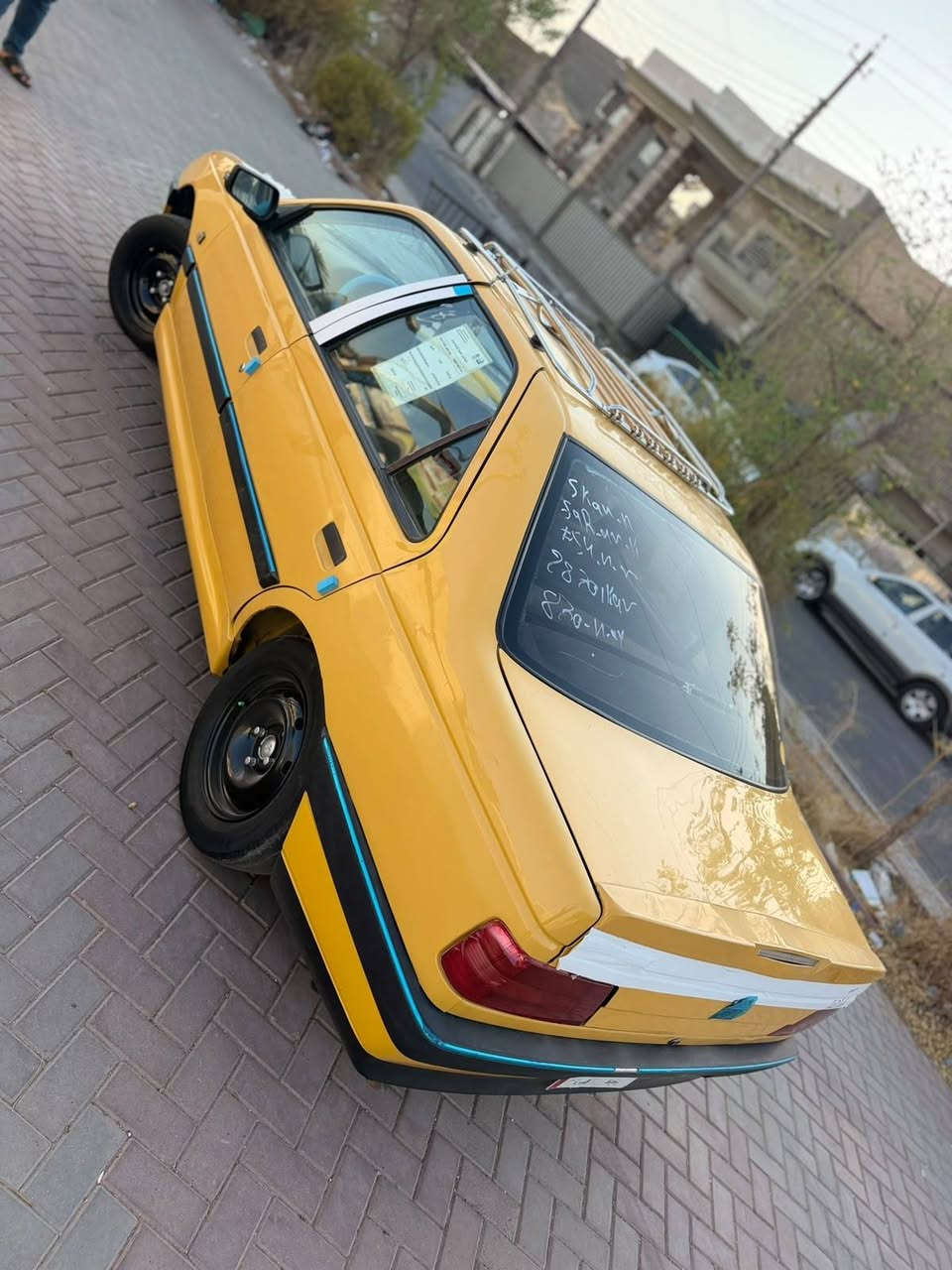 بيجو لميس موديل 2016 دشبول عالي 

السيارة نضيفه مكفولة من الدعاميه للدعاميه و شوفة عينك كاملة شاشة كامرة بلوتوث 
كير محرك كهربائيات كله مكفول نقصها بس وجه كمبريسر سعرة 35 الف غيرها السيارة مكفولة سعرها 45 و بيها مجال كلش قليل 
للاستفسار 
*********** واتساب 
*********** اتصال بغداد, العراق
