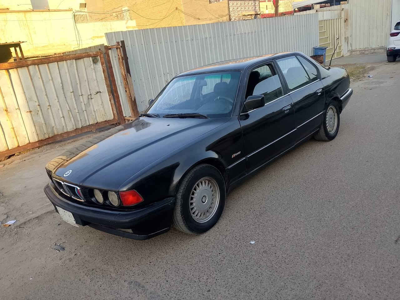 السلام عليكم.. BMW .. حجم 730موديل 92 رقم قادسيه سنويه لغاية 28 صبغ عام بدون حادث مكينه ثمانية سلندر مسكر حجم 30 تبريد بس كمبريسر عاطل سلايت يشكل مرات ولاغيه..كهربائيات شغاله صدر وسط كير بي طبه على البك ومكينه بحاله جيده تحويل السيارة بالقادسيه سياره يرادلها ترتيب الداخل.. السيارة مو زيرو..السعر 35 وبيها مجال مكان السيارة بغداد بالزعفرانيه..*********** الرقم الثاني بي واتس آب ***********

