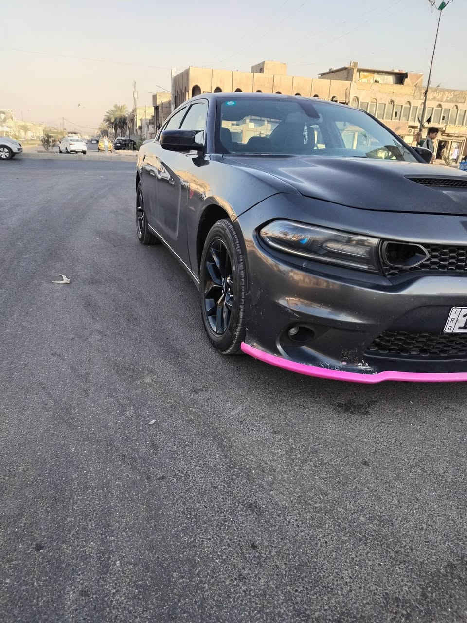 السلام عليكم جارجر مديل ٢٠١٥ سيارة محرك ٣٦٠٠ تويل سيارة بيه سونار وبيه صبق حزام وبيه جملغ خلفي كص سياره بسمي السعر 125 وبيه مجال ***********
