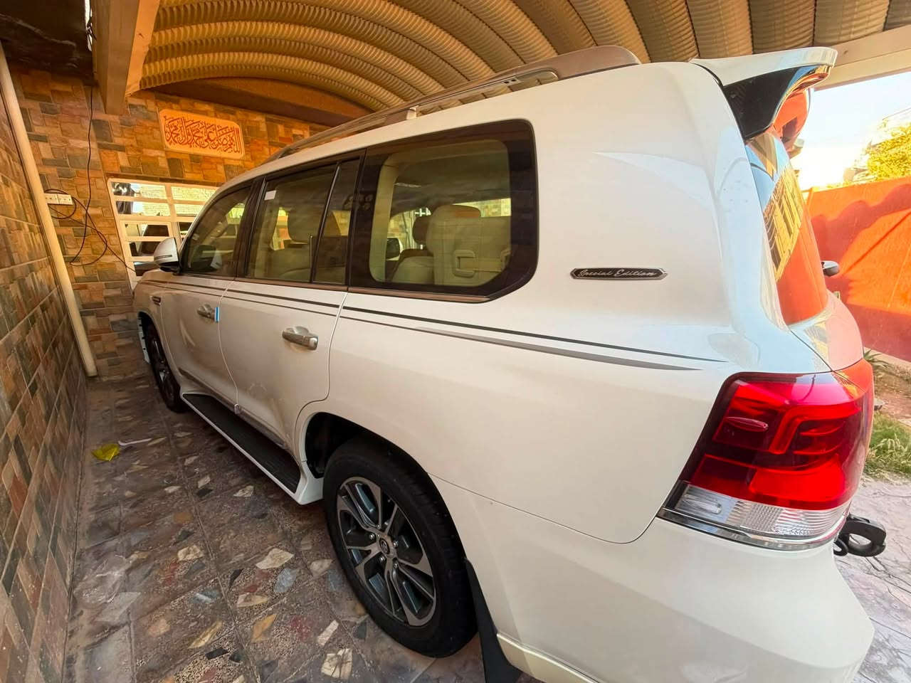 للبيع لاندكروزر GXR Grand Touring Limited موديل 2020

• اللون: أبيض صدفي شذرة
• الممشى: 27,000 كم فقط
• المحرك: V6
• السيارة نظيفة جداً وبتراب الوكالة
• بارد بدون صبغ، حسب فحص السونار
• تكحيلات بسيطة بالدواسات
• المواصفات كاملة GXR Grand Touring Limited
• السيارة استخدام نظيف جداً

السيارة بحالة ممتازة، والممشى قليل جداً بالنسبة للموديل، 

السعر 54,600$ بيها مجال بسيط جداً
للتواصل على الرقم***********
