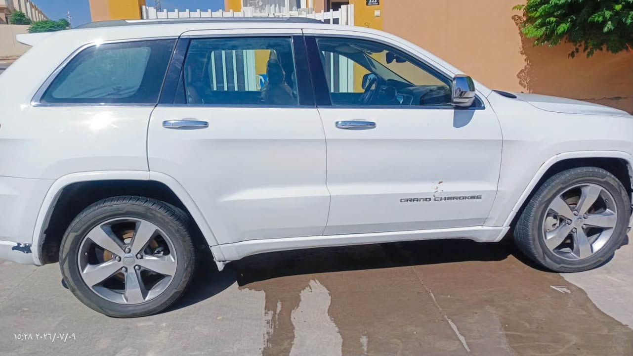 جيب جراند شيروكي ليميتد (Jeep Grand Cherokee Limited)خليجي
الرقم: بغداد )
 اللون: أبيض
 الداخلية: جلد بيج بحالة ممتازة
 المواصفات:
 فئة ليميتد (Limited)
 شاشة لمس كبيرة (نظام تسلا)
 كاميرا وحساسات
 فتحة سقف
 دواخل وكراسي معتنى بها ومغلفة
 حالة السيارة والفحص:
 فحص السونار متوفر ورسمي (فحص سيراميك برو)
 البدن والجزء العلوي والسرير الخلفي سليمة (تفاصيل الصبغ والتعديل حسب تقرير الفحص المرفق)
 السيارة جاهزة للقيادة والاستخدام
 المكان: بغداد
 السعر: [أدخل السعر المطلوب]
 للتواصل والاتصال: ***********
إذا تحب أضيف الموديل أو السعر، اذكرها لي وأحدث لك الإعلان فوراً.
