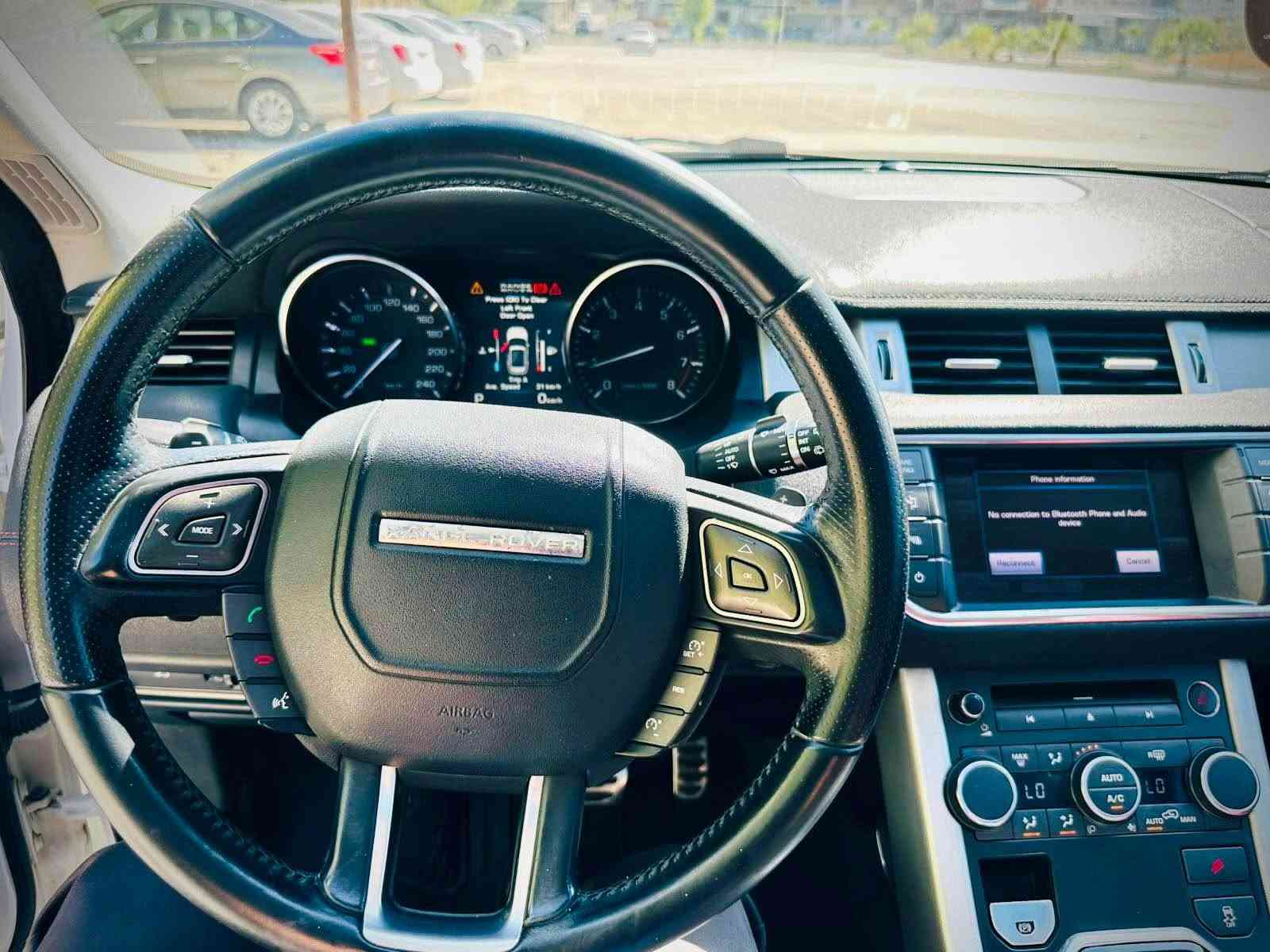 للبيع رنج روفر إيفوك 2013 🔥
Range Rover Evoque  v4 2.0 Turbo AWD
الموديل: 2013
خليجي زيرو ارببل شركة سردار (ضمان دولي) 2 سويج بصمة بلادي موجود
سيارة كفالة عامة دعامية ل دعامية ب شرط
اللون: أبيض بسقف أسود
المحرك: 2.0 تيربو بنزين
سعر : 125$ ورقة
الدفع: رباعي دائم (AWD) بها 12 ايرباك
المواصفات: (سقف بانوراما كامل ، صندوق شفت، داخلية جلد احمر و اسود فاخر ، تشغيل بصمة ودخول ذكي 4 ابواب بصمة ، كاميرا خلفية ، حساسات أمامية وخلفية ، شاشة معلومات وترفيه ، بلوتوث + USB + AUX ، أنوار زينون مع LED ، مثبت سرعة ، مكيف أوتوماتيك ثنائي التحكم ، نظام Terrain Response ، تحكم كامل من المقود ، جنوط رياضية حجم 20 ، فرامل إلكترونية (EPB) مع Auto Hold ، ABS وESP ووسائد هوائية متعددة … الخ أربيل, العراق
