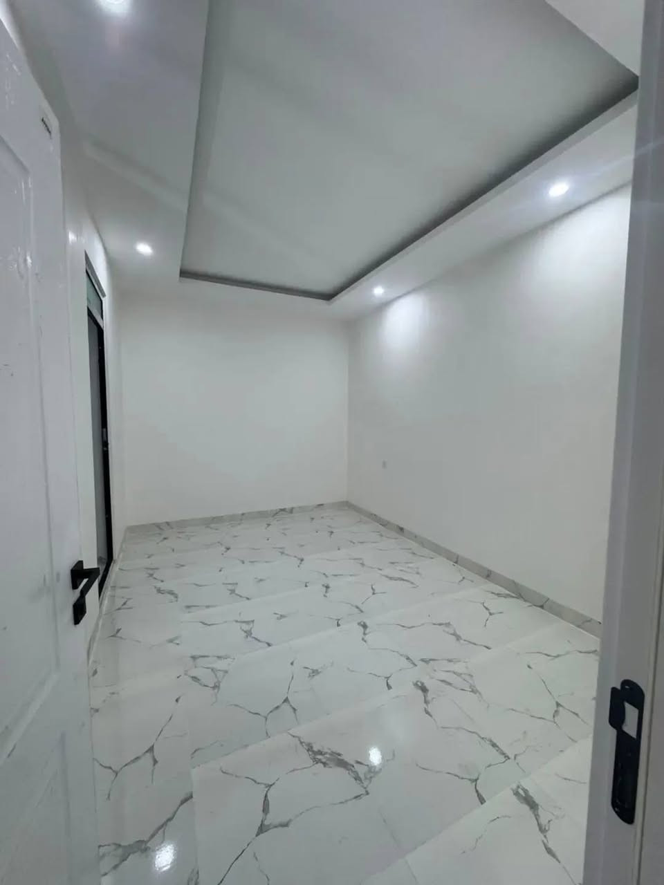 اربيل هلڤالان 🌹🌹🌹🌹
منزل للبيع 100م زيرو 
سعر منافس للسوق العقاري في هاڤالان
9 $ دفتر و 20 $ ورقة قابل للتفاوض
للاستفسار 📞 
***********
***********
عقارات ومقاولات المهندس
