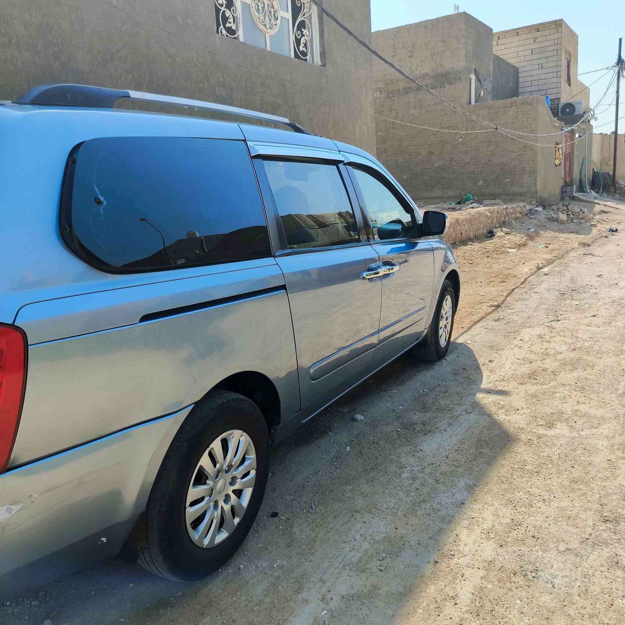 سيدونه موديل 12 سياره نضيفه حداديه جديده محرك نضيف بكلايت لايتات سكنات كلشي شغال تخم تواير جديد سعر 140 بيهه مجال قليل الشراي يتصل  ***********
