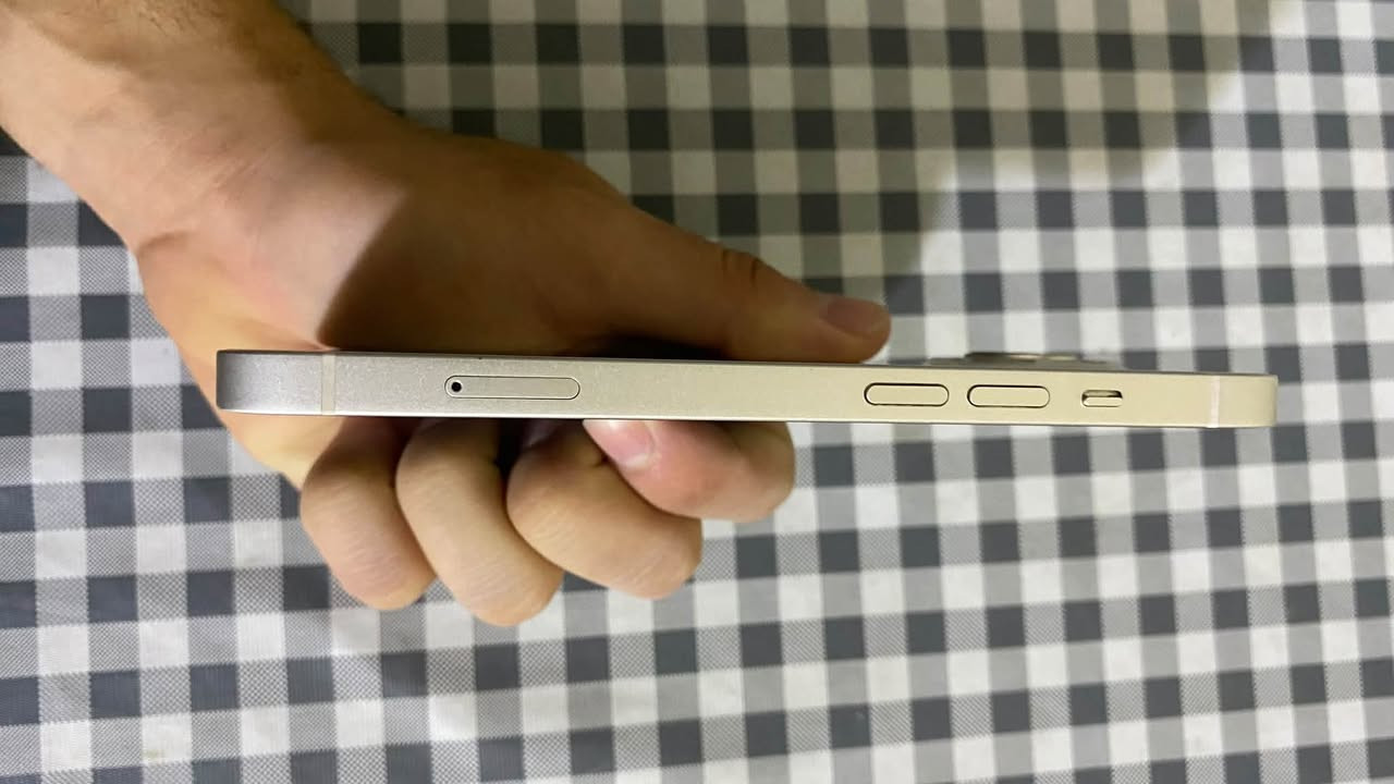 السلام عليكم
موبايل iPhone 13 عادي للبيع، شرط الجهاز مابي أي عيب ولا واصل تصليح.

الذاكرة: 128GB
البطارية: 72%
صرفيته كلش زينة
تك سيم

للمراوس بجهاز فلاكشب أو للبيع.

السعر خاص، اتصال على:
***********
