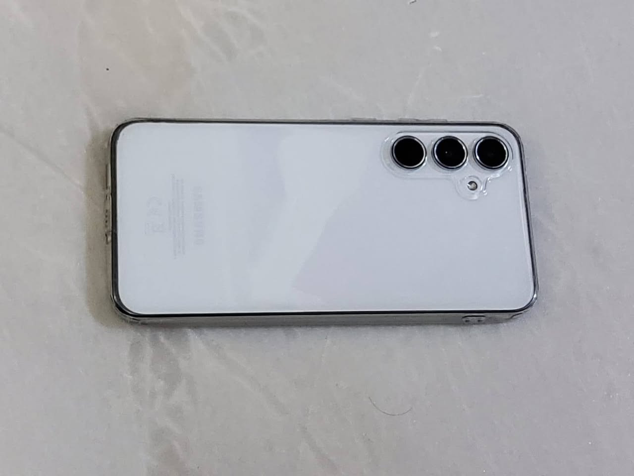 للبيع سامسونج Galaxy A55 5G الأصلي – نظيف كلش واستعمال قليل شرط الفحص

📱 ذاكرة تخزين أصلية ضخمة 256 جيجابايت: تخزن ألاف الصور والفيديوهات والملفات براحة بدون ما تحتاج تمسح شي.

⚡ رام قوي 8 جيجابايت: لتشغيل عشرات التطبيقات بنفس الوقت والتنقل بينها بسلاسة وبدون أي ثقل.

🚀 معالج إكسينوس جبار وسريع كلش: أداء قوي وسلس بالألعاب والتصفح بدون تعليق.

📡 شبكة وسرعة اتصال نت 5G صاروخية: اتصال قوي وسريع كلش ومستقر. 

🔋 بطارية ضخمة 5000 ملي أمبير: تطول وياك يوم كامل استخدام وثبات عالي.

📸 كاميرا أساسية احترافية 50 ميجابكسل: تصوير صور بدقة ووضوح وتفاصيل قوية.

🎥 تصوير فيديو بدقة 4K فائقة الوضوح: تصوير محترفين بألوان تجنن.

🤳 كاميرا سيلفي دقة 32 ميجابكسل وتصوير فيديو 4K: لقطات ومكالمات فيديو صافية كلش.

📶 شريحتين اتصال (Dual SIM): تشغل خطين بنفس الوقت وتغطية اتصال ثابته.
🖥️ شاشته جديده: ممتازة وسريعة باللمس، مع إطار أزرق جديد للحماية.

🎁 الملحقات: ويا كفر شفاف لحماية الجهاز.
💰 السعر: 350 ألف دينار عراقي وبي مجال بسيط للشراي الجاد.
📍 المكان: بغداد
📞 للتواصل: خاص أو واتساب على الرقم: ***********
🚚 متوفر توصيل لكل محافظات العراق
