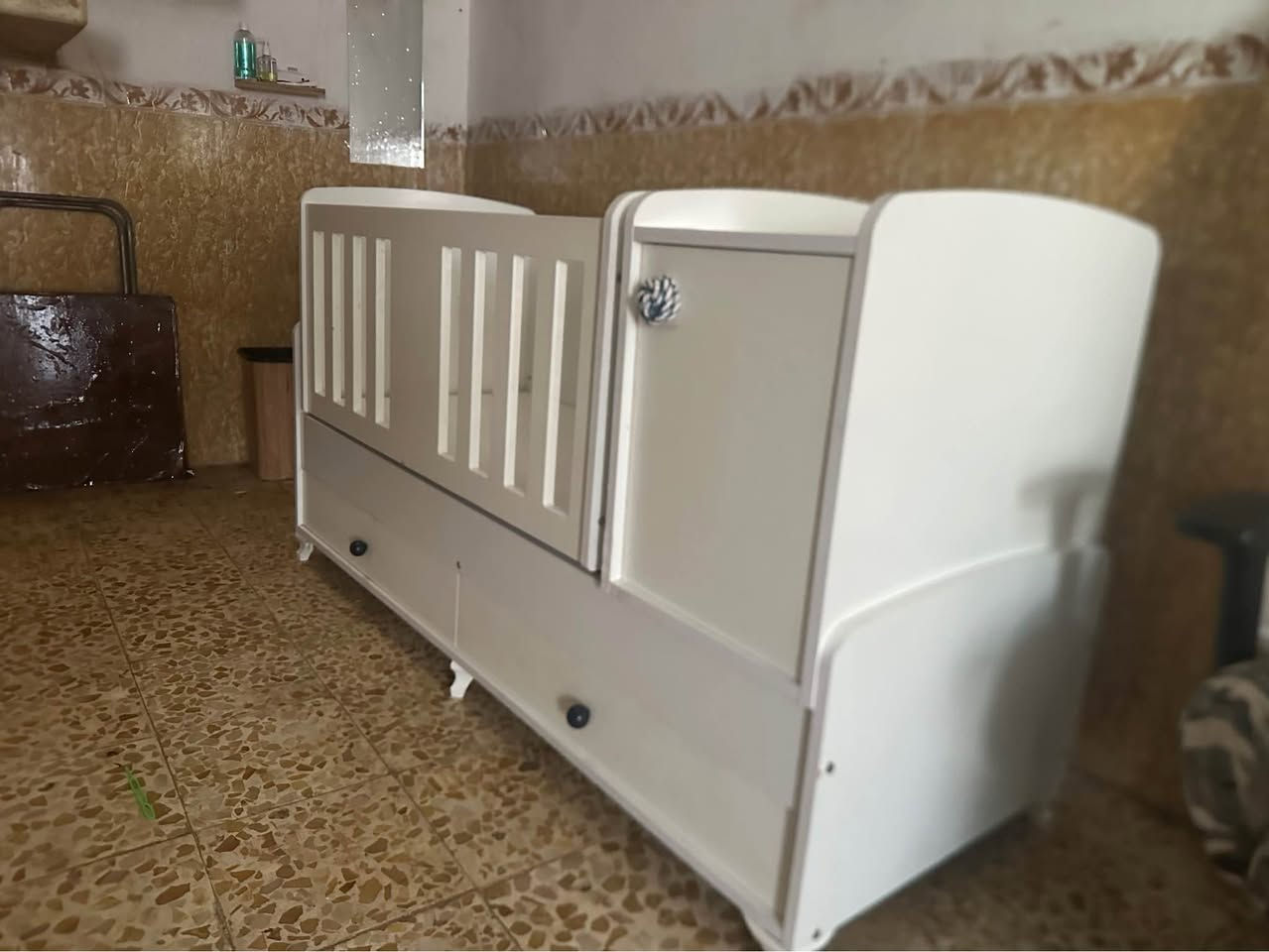 جربايه طفل بيها هزاز مستخدمه قليل ماخذيها 250 الف العام سعرها حالين 75 الف قفل اليريدها يتصل *********** كربلاء, العراق
