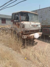 هينو • موديل ٨٢ • حمولة ١٢طن