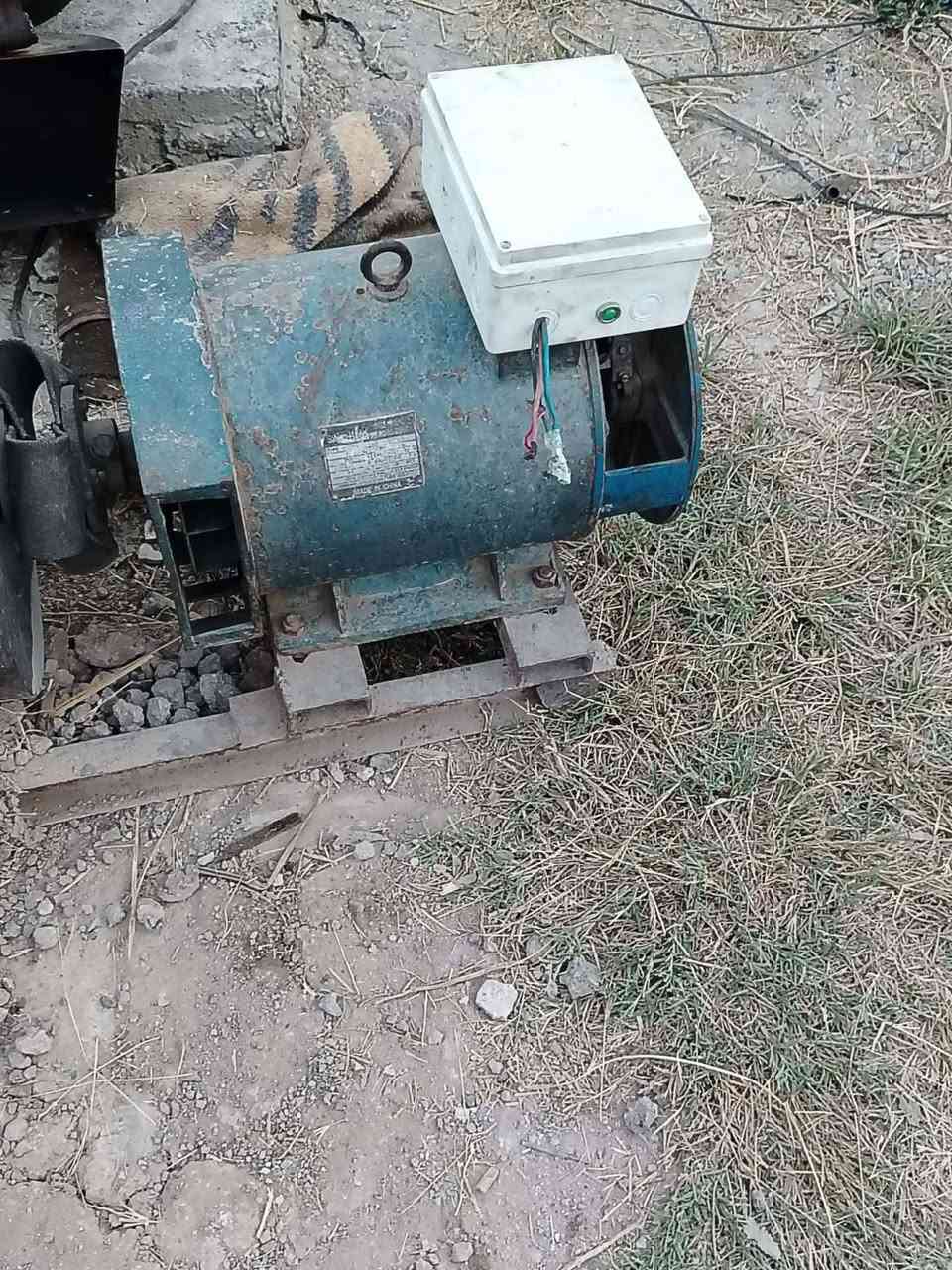 السلام عليكم مولد هندي ٧ونص كي نضيف مال جناي محرك نضيف داينمو نحاس ***********
