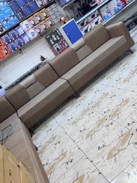 كنبة • صوفا • بدون تفاصيل