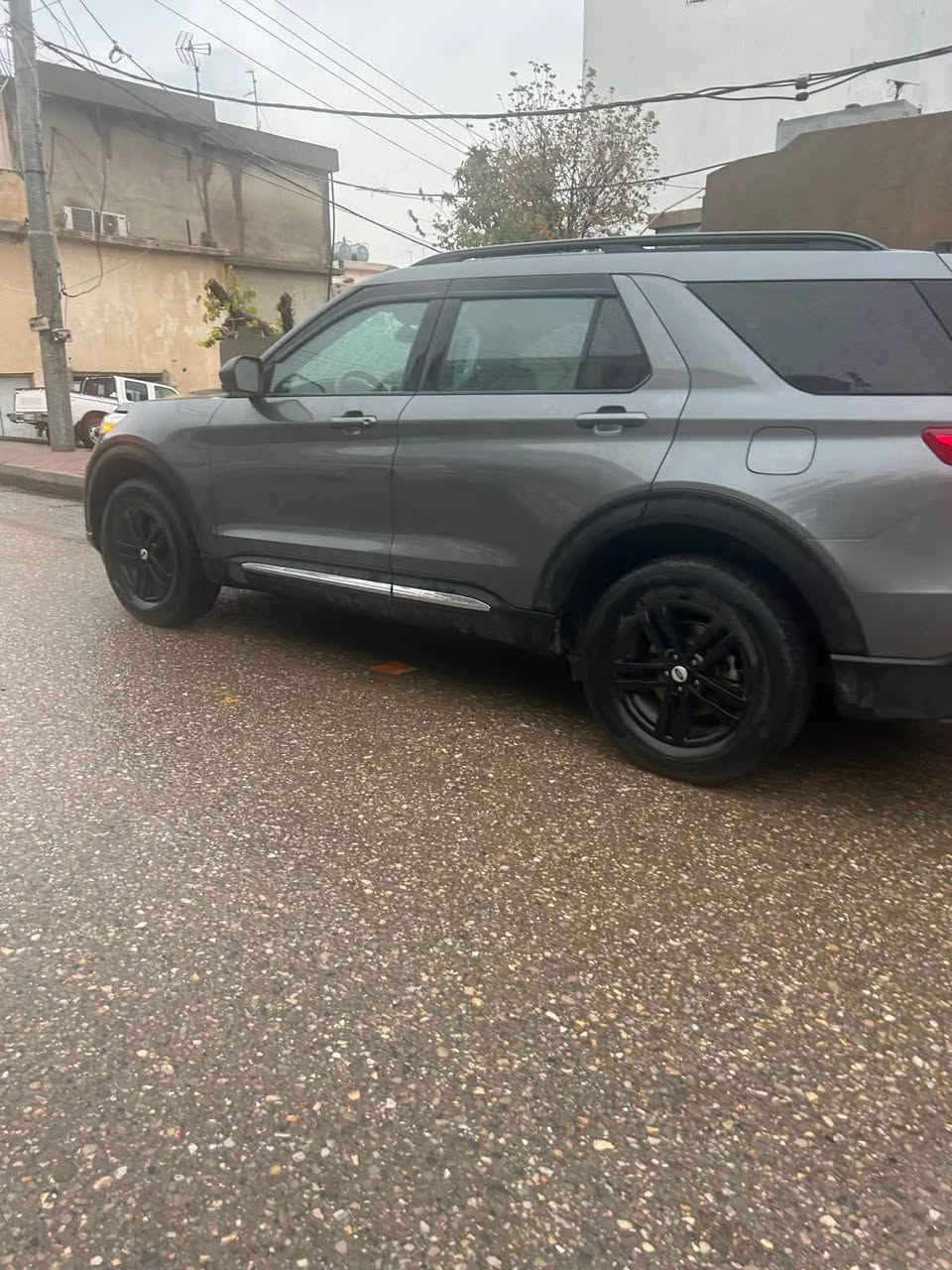 2023 ford explorer 4WD
225$ سعر
 00***********
بۆنیت بۆیاخە و چەمەلەخ ساردو قەڵەم کاری هەیە/ 
بنید صبغ و جملخ تعدیل بارد 
‏32.000Km ماشي / ڕۆشتوە 
‏4WD دفع رباعي/ دەبل اکسل
کامیرا خلفي/ کامێرا دواوە
حاسە خلفي / حاسە دواوە
صندوق شفت
٣ ڕیز کوشن / کشن ملکی
کشن جلد / کهربائي/هیتر
ستیرن هیتر/ سوکان هیتەر 
ڕادار پێشەوە و ناوچەی کوێر / رادار امامي و یمين و یسار 

رقم جدید سلیمانيە/ رەقەم سلێمانی نوێ
تا ٢٠٢٩
٤ سلندر توربو/ ٤ بستۆن توربۆ
٣٠٠ حصان/ ٣٠٠ ئەسپ
لون داخلي اسود/ ڕەنگی ناوەوە ڕەش 
حاسە ٤ ابواب / ٤ دەرگا حاسەیە 
کود باب/ کۆدی دەرگا 
شغال
بصمە 
225$
*********** السليمانية, العراق
