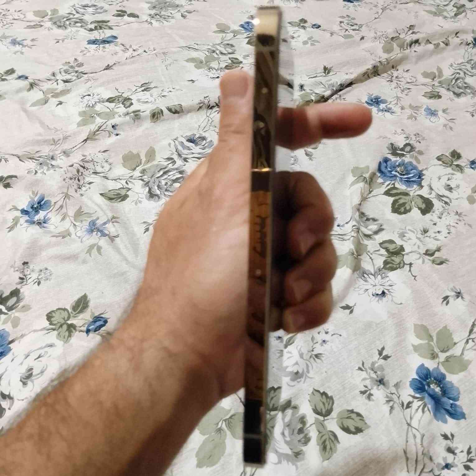 ايفون ١٣ برو ماكس ذاكره ٢٥٦ لون ابيض وذهبي بطاريه ٧٨ جهاز برغي ما مفتوح  تجي تفحص شرق اوسط  جهاز فقد بدون ملحقاته سعر ٧٠٠ الف وبي مجال مكاني بغداد جسر ديالى  ***********
