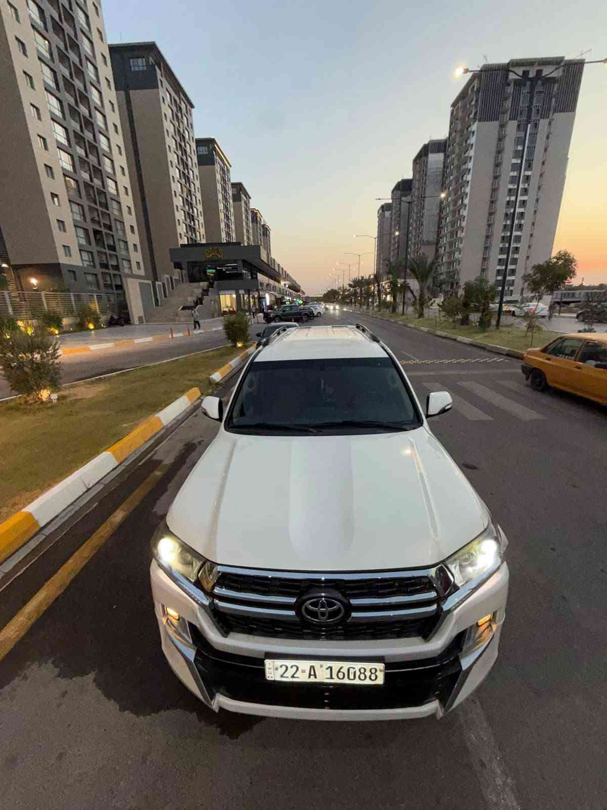 لاندكروز VXR ٢٠١٦ مواصفات خليجي 
ماشيه ١٣٠ الف 
رقم هاتف***********
