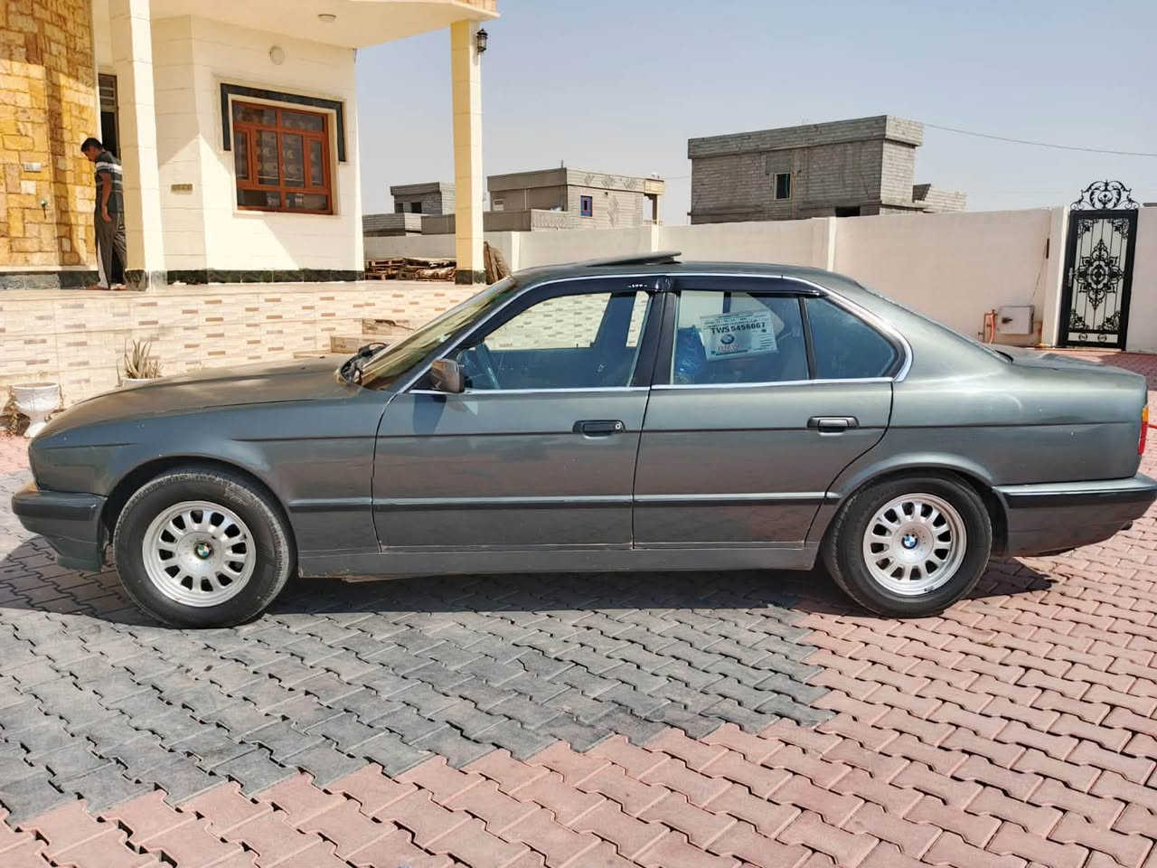 بي ام 525
محرك مسكر المرغوب 
كير محرك شرط 
تبريد ثلج 
فتحت سقف 
برده خلفيه 
داخل جلد 
صدر تواير جديد 
رقم نينوى مشروع وطني 
سنويه ل 30 شرط التحول والوكالة 
السعر 44 وبيها مجال ويرهم مده 3 اشهر ومع كافه الضمانات 
***********
