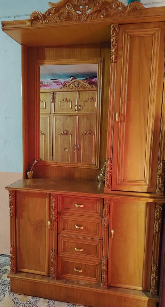 السلام عليكم 
غرفه خشاب مستخدمه البيع  
التواصل خاص موجود 
***********
