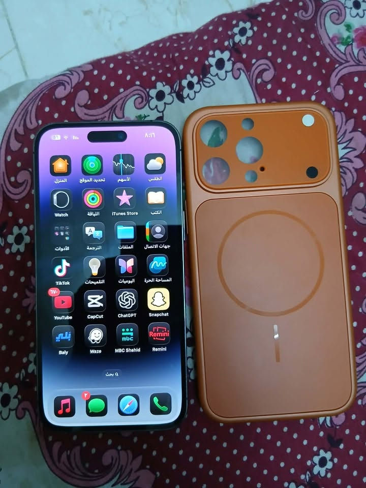 آيفون 14 pro max
مبدل شاشه وضهر مفطر كله مثل ماواضح فقط 
بطاريه 82 
شاشة 3 خيارات 
فيس إيدي شغال 
ذاكره 256 
فئه اوربا 
جهاز كلش نضيف أي خلل مآبي 
السعر 600 بي مجال قليل أبو 450 لاتراسلني 
للاستفسار *********** موجود واتساب
