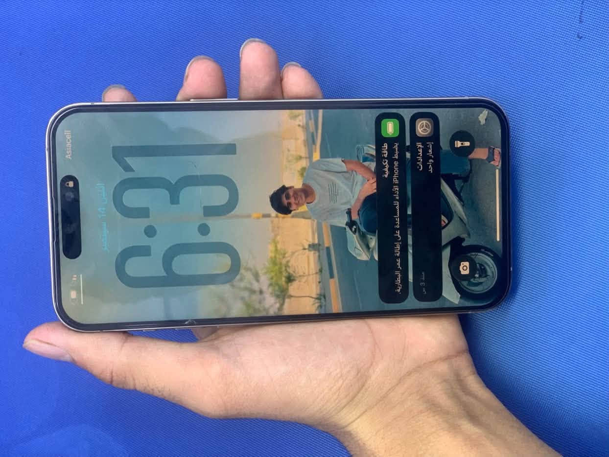 ايفون 15 برو ماكس للبيع نسخه الشرق الاوسط  مبدل فقط شاشه اصليه ام التلث خيارات   مساحته 256 بطاريه 88 بلاديه شاصي وضهر شخط مابي السعر 900 وبي مجال حك جيه للاستفسار عله الرقم *********** عنوان بصره ياسين خريبط

نص مكتوب في الصور:
- 6:31 القطع والخدمة تجمع Apple سجل تاريخ القطع والخدمة، وهذا السجل يعرض معلومات عن هذا الـ iPhone وحالته وتفاصيل إصلاحه. معرفة المزيد... سجل تاريخ الخدمة الشاشة غير معروف
- 6:32
- حالة البطارية
- عادية
- تعمل بطارية iPhone هذه على النحو المتوقع. حول البطارية والضمان...
- الحد الأقصى للقدرة
- 88%
- هذا قياس لقدرة البطارية مقارنة بقدرتها عندما كانت جديدة. قد تتسبب القدرة المنخفضة بتقليل ساعات الاستخدام بين عملية الشحن والأخرى.
- عدد الدورات
- 1001
- هذا هو عدد مرات استهلاك iPhone لقدرة البطارية. معرفة المزيد...
- تاريخ التصنيع
- أكتوبر 2023
- أول استخدام
- ديسمبر 2023