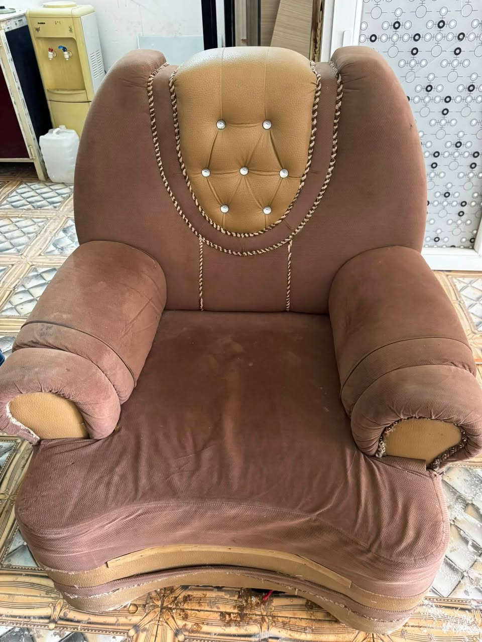 السلام عليكم
مبردات للبيع سعر الوحده 75 وبيها مجال 
نص تخم للبيع السعر 60 الف وبي مجال 

***********
