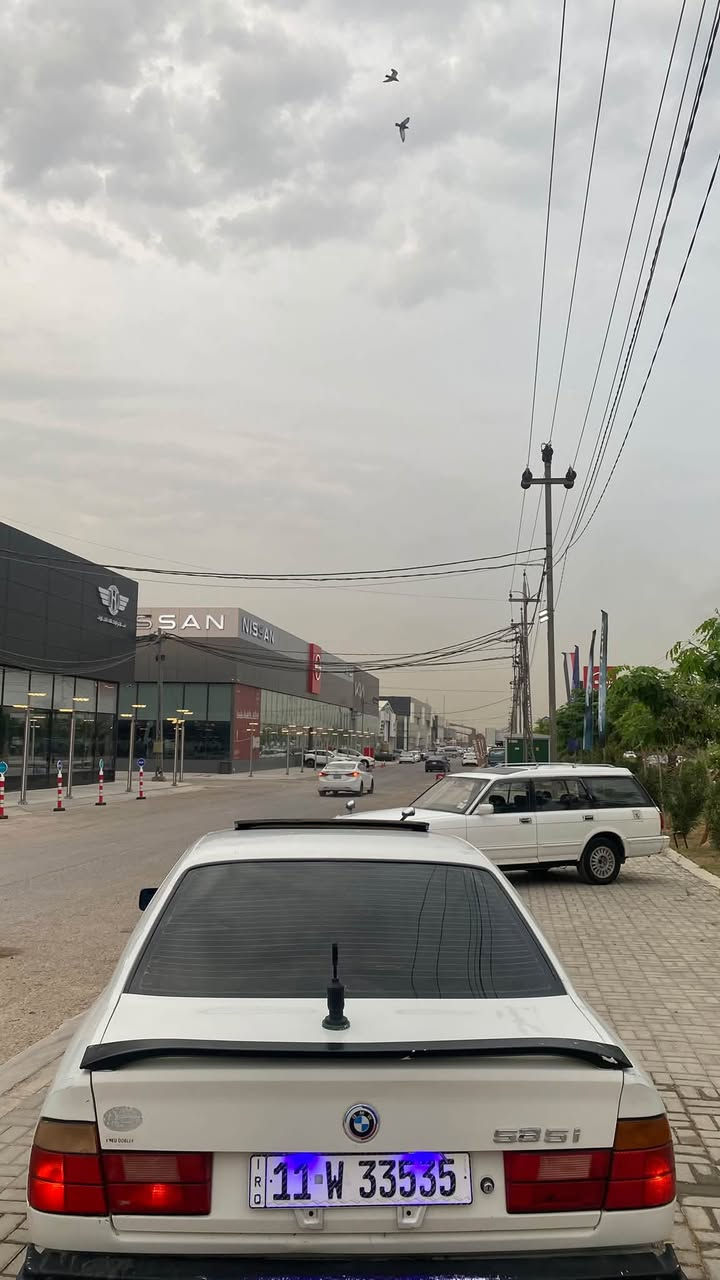 بي ام ٥٢٥i • ١٩٩٢ • رقم بغداد
