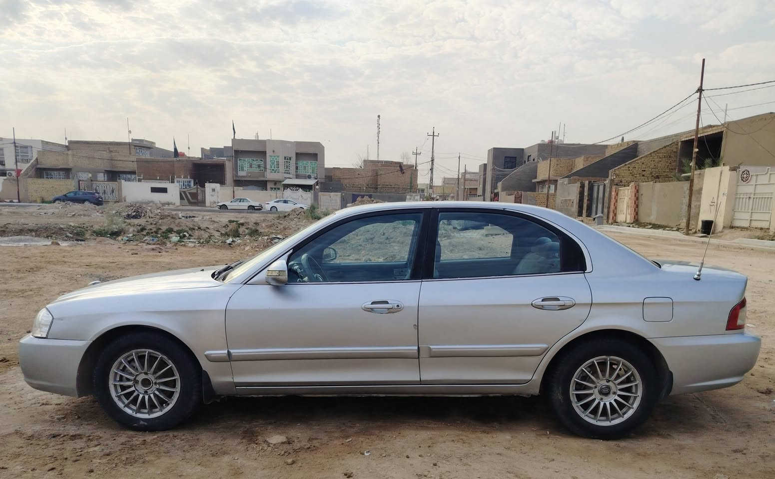 اوبتما 2005 وارد امريكي ضربتها من امريكا جاملغ سايق
صور كامله مرفقه للداخل والخارج مكفولة من الكص 
كير ومحرك وتبريد مكفول حداديه نضيفة
سياره مصبوغه عام
سياره مايوم وكفت بالشارع
السياره راعيها بالحله وعندي. تواصل وياه و مستمسكاته
موجوده وموبايله وتريد تداور  مداور مكفول 
سعر ٥٩ وبيها للشراي
للتواصل والتفاصيل ***********
