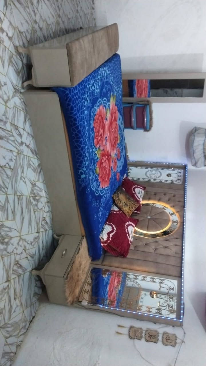 مكلف بالنشر للبيع غرفة نوم نظيفه السعر مليون وبيها مجال الاتصال على رقم *********** انه مكلف بالنشر خابر ع الرقم عمارة, ميسان
