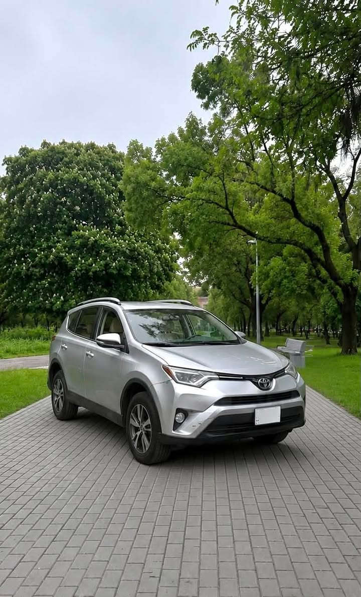 سعر مناسب ‼️
عربي / كوردي

🚘 للبيع | Toyota RAV4 موديل 2017 🚘

💎 وارد أمريكي

🔹 محرك 2.5 لتر

🔹 جير أوتوماتيك

🔹 اللون: سلفر

🔹 ممشى ممتاز

🔹 سيارة عملية واقتصادية ومناسبة للاستخدام اليومي

✨ المواصفات:

✅ شاشة

✅ كاميرا خلفية

✅ حساسات (سنسرات)

✅ مثبت سرعة

✅ فتحة سقف

✅ تبريد ممتاز وكهربائيات تعمل بكفاءة

📋 الضرر حسب فحص السونار

متوفر تقرير الفحص الكامل للراغبين بالشراء، يرجى مراسلتنا لإرساله.

🔧 السيارة بحالة جيدة وخالية من المشاكل الميكانيكية، جاهزة للفحص والمعاينة.

💰 السعر:145ورقه ومجال بسيط

📱 للاستفسار والتواصل:

*********** (واتساب)

🚘 بۆ فرۆشتن | Toyota RAV4 مۆدێلی 2017 🚘

💎 هاوردەی ئەمریکا

🔹 مۆتۆری 2.5 لیتر

🔹 گیربۆکسی ئۆتۆماتیک

🔹 ڕەنگ: زیویی (Silver)

🔹 کیلۆمەترەکە باشە

✨ تایبەتمەندییەکان:

✅ شاشە

✅ کامێرای دواوە

✅ سێنسەر

✅ کڕووز کۆنترۆڵ (مثبت سرعة)

✅ سانڕۆف

✅ سیستەمی ساردکەرەوەی باش و هەموو کارەباییەکان بە تەواوی کار دەکەن

📋 زیانەکە بە گوێرەی ڕاپۆرتی سۆنار

ڕاپۆرتی تەواوی پشکنین بەردەستە بۆ خاوەن مەبەست، تکایە پەیوەندی بکەن بۆ وەرگرتنی.

🔧 ئۆتۆمبێلەکە لە دۆخێکی باشدایە و هیچ کێشەیەکی میکانیکی نییە، ئامادەیە بۆ پشکنین و بینین.

💰 نرخ:145 وەرەقە، هەندێک مه جال

📱 بۆ زانیاری زیاتر :

*********** (WhatsApp)
