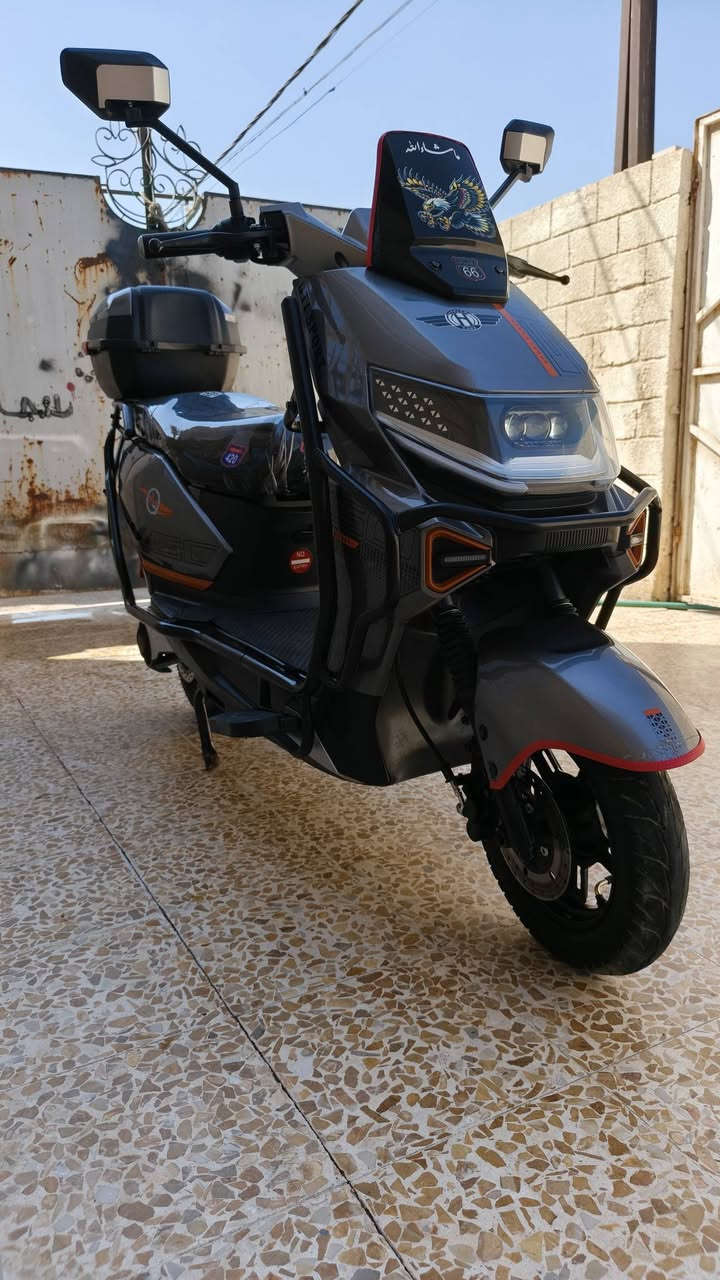دراجة شحن للبيع فول مواصفات كلها شرط بطاريات 6شرط عل فحص شرط كلها وضع شركة بصمه +سويج  بيها نضام رجوع للخف 3 نمر تيت شرط بيها نضام صرقه دبل يشاره ليت زينول بكليت ال يدي دراجة جديدا شرط السعر 750الف للتواصل خاص او تلفون بي وتساب ***********
