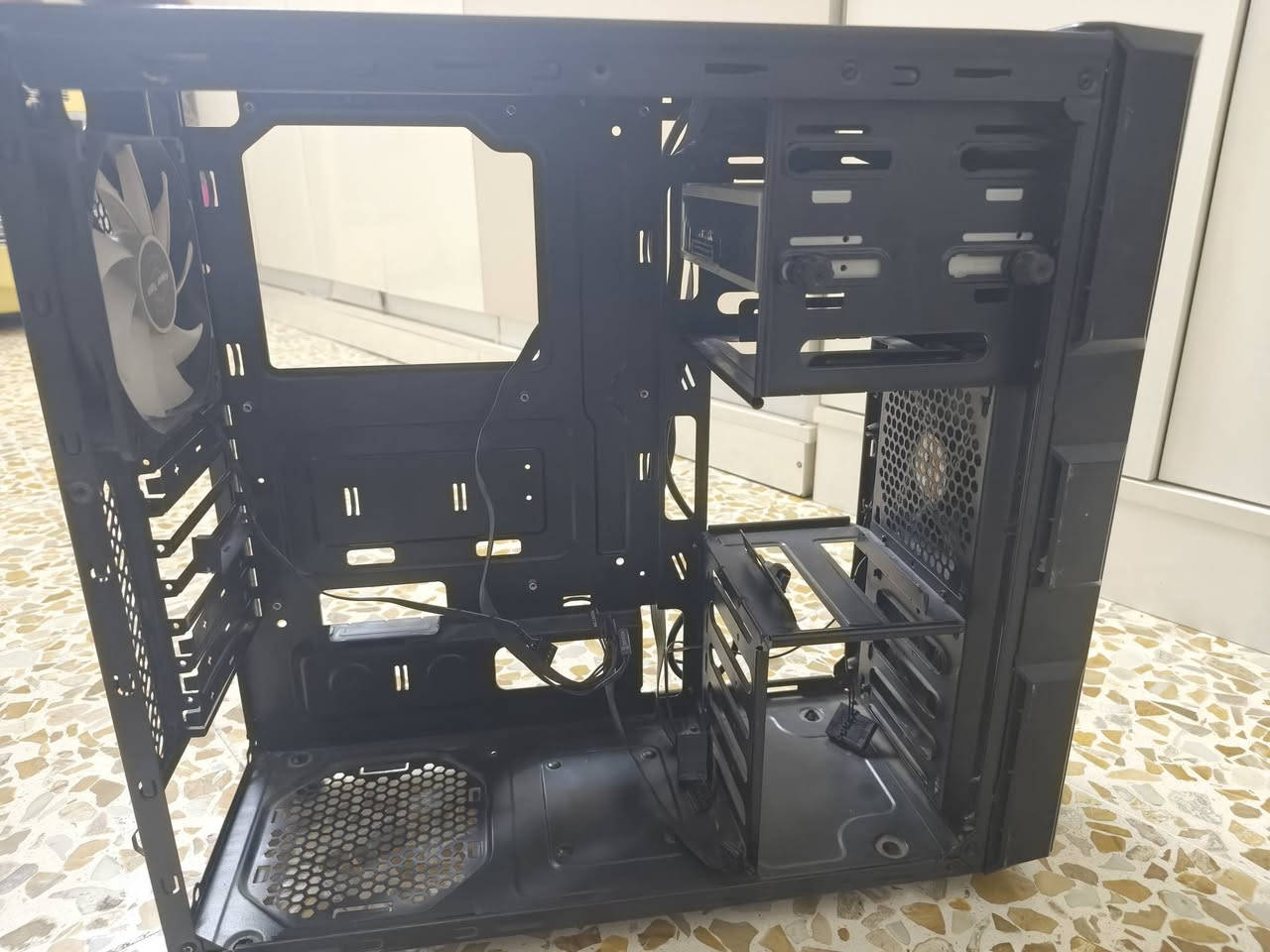 مذربورد MSI • معالج i5 6600 • كيس 3 فانات