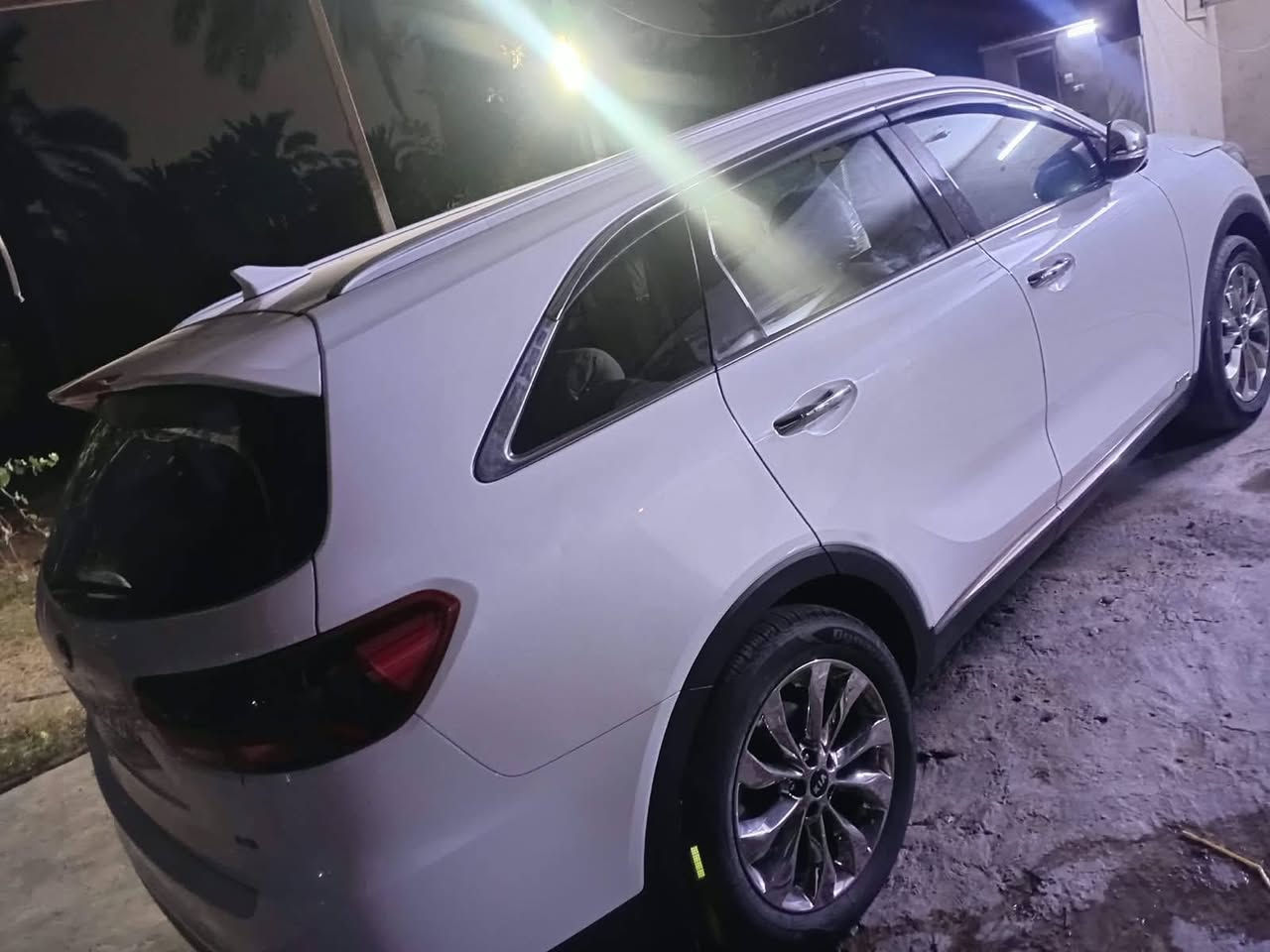 سلام عليكم 
سورنتو خليجي للبيع موديل 2018
سياره مابيه قطره صبغ بيه ملحضات بارد 
موجوده بل سونار بارد جاملغ وبارد بلاب السايق 
وباب الخلفي مال سايف بارد ول بنيد بي بارد كد شبر بارد مفتوح البنيد 
مكينه كير كفاله شرط تخم تاير جديد 
مكان سياره بغداد 
لتواصل عل رقم وتساب  ***********
