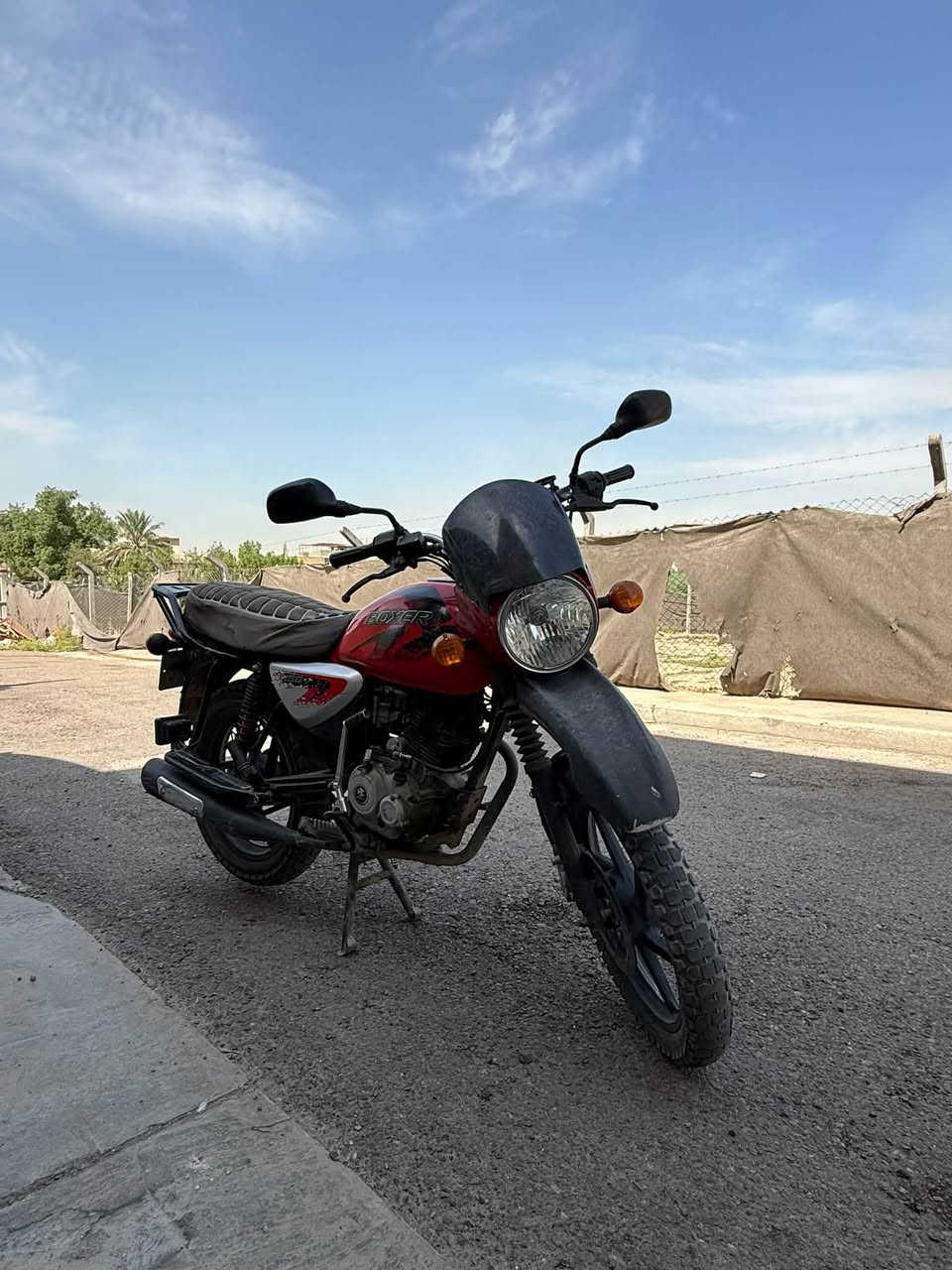 السلام عليكم
بوكسر موديل 2021 
ماشيه 28 الف كيلو متر
الدراجه جانت متروكه 
مرقمه باسمي السنويه
مكاني بغداد الدوره
السعر مليونين
***********
