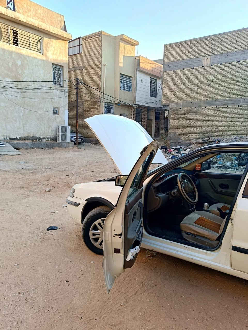سلام عليكم
سمند للبيع 

السياره خير من الله 

تبريد ثلج 🥶🥶

ماشيه 160وقابل للزياده

تبديل باب خلف السايق 

وبارد في اماكن معينه

مواصفات 

جام 4 كهرباء 

مري كهرباء 

شاشه 

السياره متعوب عليها 

السعر٥٥ وبيه مجال بسيط ***********
مكان بغداد
