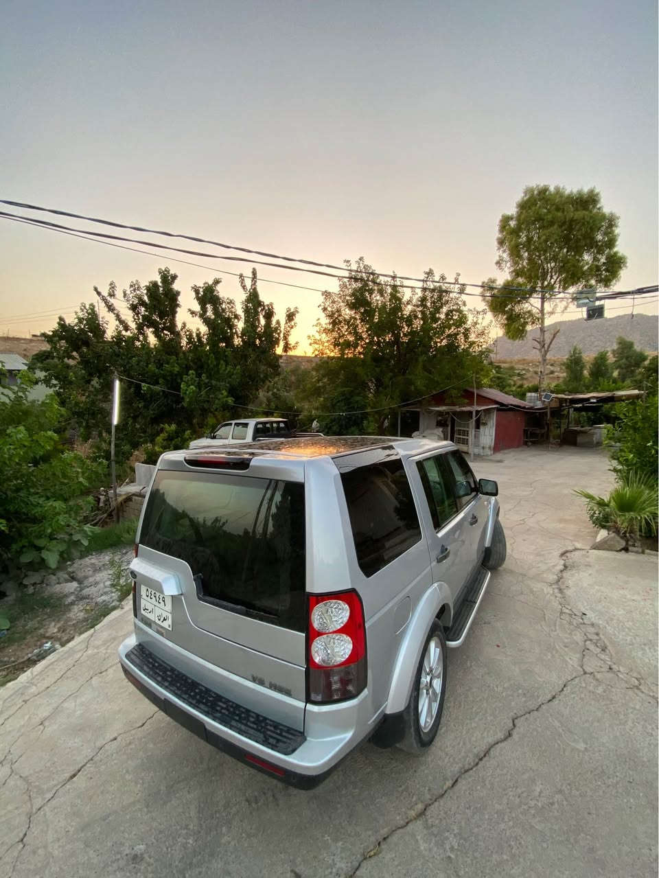 LAND ROVER LR4
HSE فول مواسه فات
V6
موديل 2011
بى سبوغ بى ده عم 
گير و مه كينه به شه رت نه كراوه ته وه مه كينه ى تازه ى به ستراوه بيلاد
صه قف ره س شوشه
سه ياره كه تازه ماوه ته وه 
ره قه م هه ولير مانگيكه سه ناوى به سه ر جوه 
ته قريبه ن مليونيك غرامه ى له سه ره پاشى معامه لا ده يگه رينمه وه 
سعرى 120 معامه لا
شوين زاخؤ 
كؤره ك واتس ئاپ ***********.   ***********
