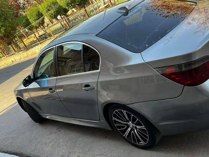 BMW. 2009,,  530. مال صقر. فول مواصفات مال جناي
بي ام ميماتي 2009. كيرمحرك مال صقر. 
كير محرك خير من الله صدر حدادية أمامية 
كهربائيات فول مواصفات لايتات بلاجك تؤر كولا زينؤن 
كشن جلد كهربائي كشن خزم شاشة بيلادي ماوس 
بي 3,قتعة بس بغ بدون دواغل ،4ويل جيدي ويا تأيرات 
بانؤ رامه دبل كيج كزؤز سيستم بيلاد مسجل6سيدي بؤكس 
تحويل وكاله. غرامات بشرت 
سنوي ساقت 2019.  
بيع اومراوس.   حسب قناعة. مكاني اربيل 
***********بي واتساب 
*********** أربيل, العراق

