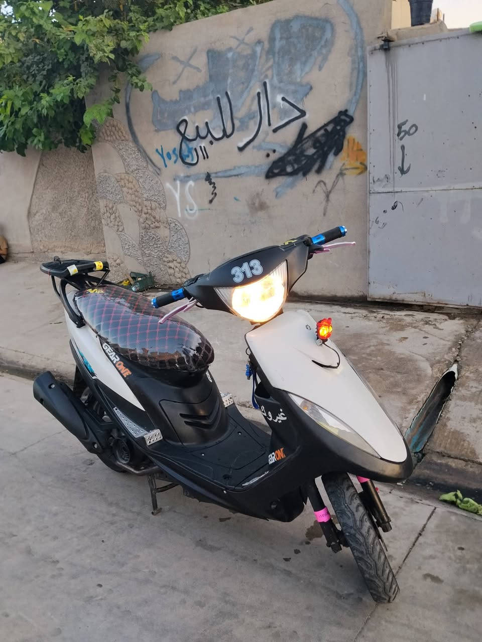 ماكس عدلة بوشة 49بلاد للبيع موديل 2006 مكينة ماملعوب بيها بعدها بلادي وخير من الله
كهربائيات فول اي عيب مابيها 
سلف رياضي 
تحتوي علا كاسحة ويدات بريك رياضي ويدات سكليتر رياضي وكلشي موجود
بريك كدام دسك 
كفرات بلادي اصلي كلشي عل بلاد 
دراجة شلعة ومعدل خير من الله 
الشراي يراسل عالواتساب ***********
سعر 700وبي مجال حك. الجيه
