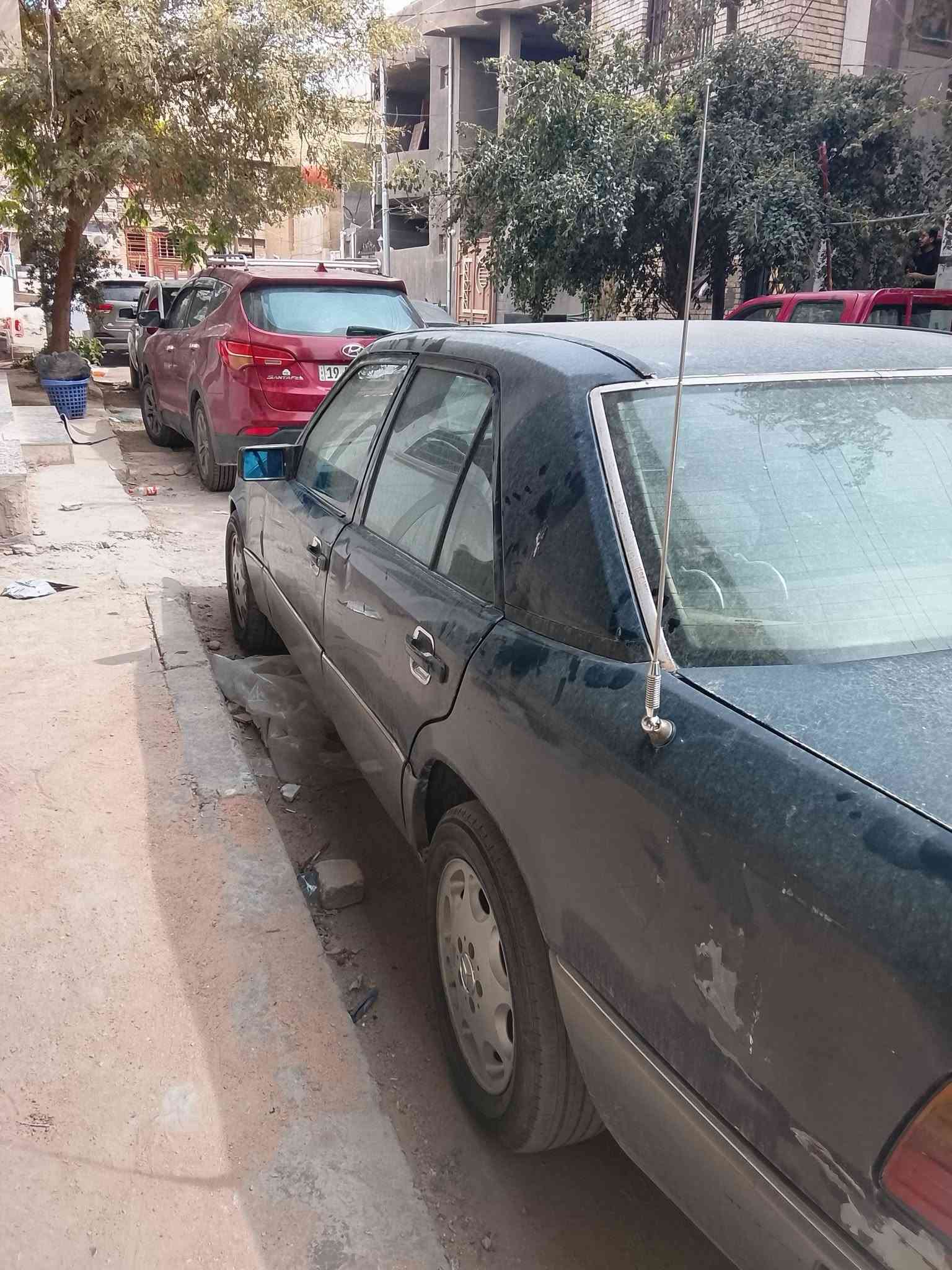 سلام عليكم ورحمة الله وبركاته 
سياره للبيع فقط 
مارسدس دب 
محرك وكير محور VVT ثنين ونص 
فيشه وحده كهربائيات جاهزه رقم انبار مداور شرط سنويه ساقطه مكاني نجف سياره مكفوله من الضربه القويه من العيب الشرعي حداديه ٥٠٪؜  السعر ٢٨ ورقه للشراي 
***********
موجود واتساب .
