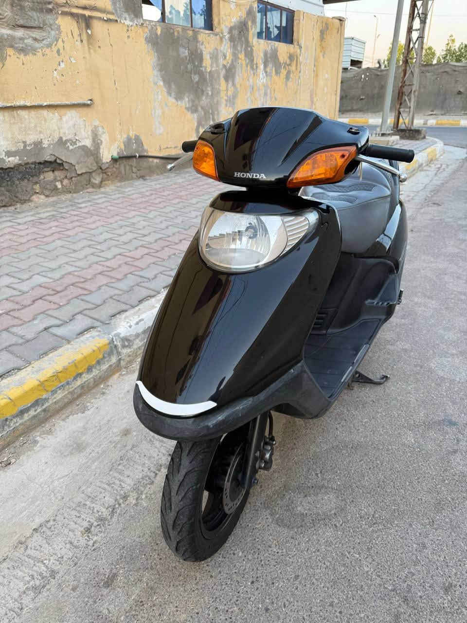 سلام عليكم سبيسيي ياباني رمبه للبيع مكينه ناعمه كهربائيه كلها شغاله ماشيه 37جديده احله من صوره كفرات اصليه مختمه بصمه مكان كوت داموك ***********
