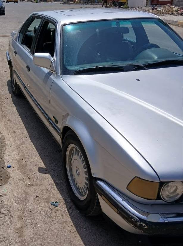 سلام عليكم بين دبليو حجم 735 رقم دهوك مكينه وكير حاويه بلادي تبريد وتكييف شغال تخم تاير جديد صدر امامي خلفي جديد سياره جهازه من كل نواحي ستر الله فقط وشرط تحويل سنويه صاقطه مراوس حسب القناعه سعر 48 وبيه مجال بصيط العنون ديالى بعقوبه رقم لاتصل ***********
